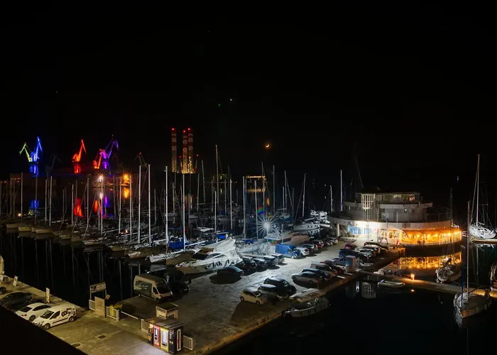 Yacht Marina * Пула